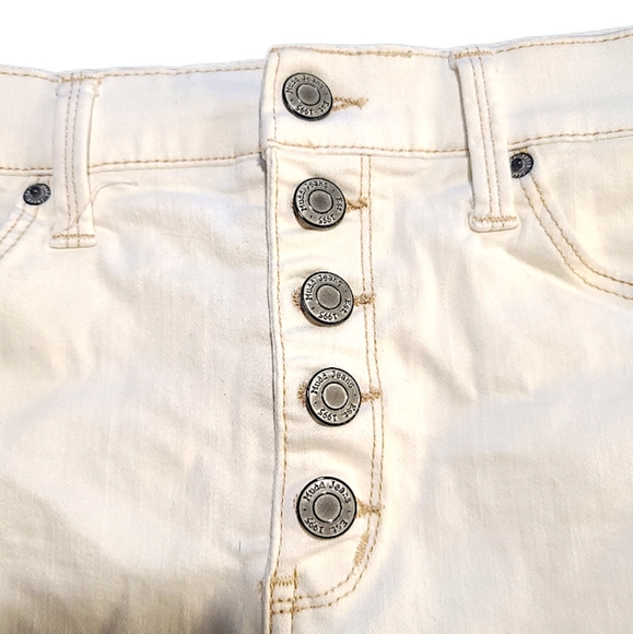 Mudd Women's Shorts White Size 5 - Picture 3 of 7